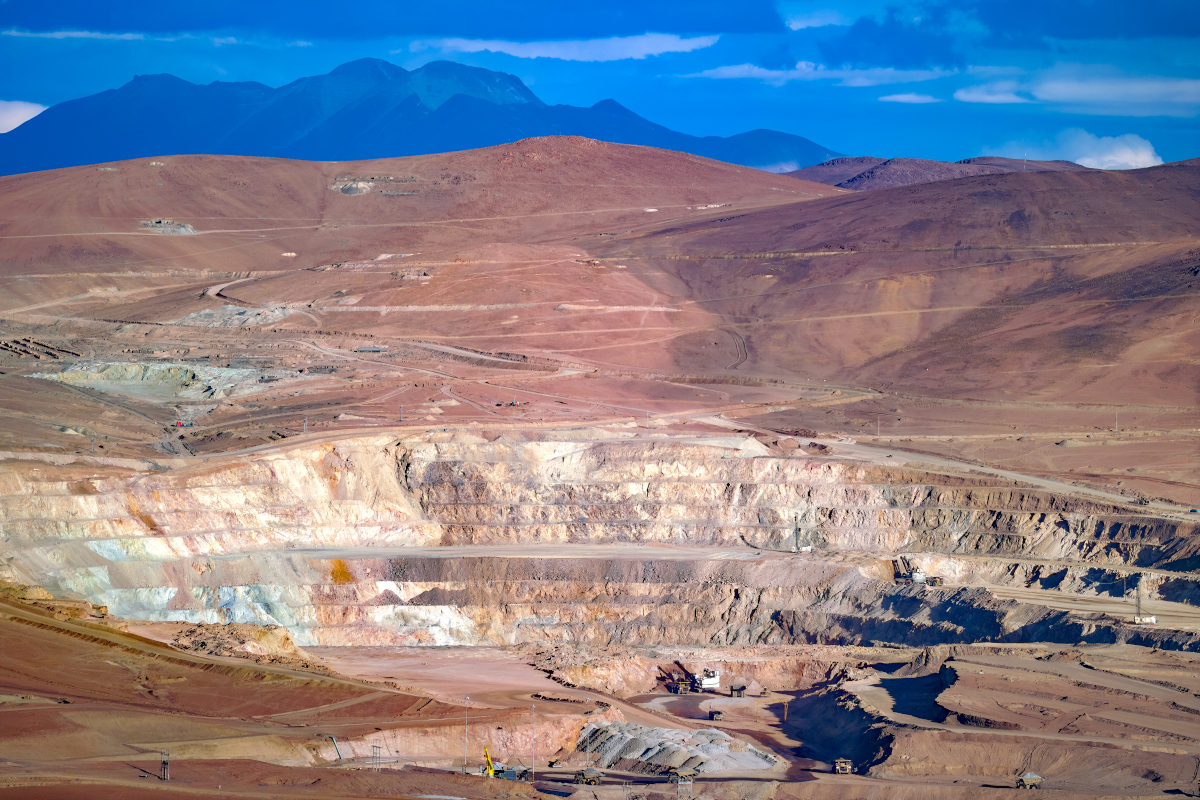 Minerales críticos-estratégicos: elemento esencial para construir la Comunidad Iberoamericana y proyectarla hacia el futuro y hacia el mundo